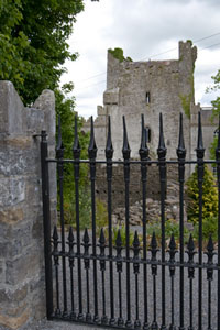 Leap-Castle-gate