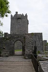 Aughnanure-Castle-Ireland-entry