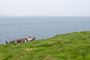 Carrick-a-Rede-rope-bridge-ireland-group