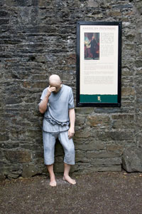 Desmond-Castle-prisoner