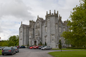 Kinnitty-Castle