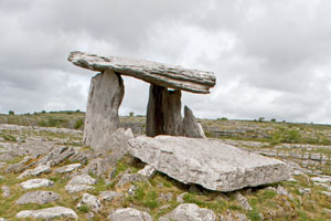 Poulnabrone-tomb